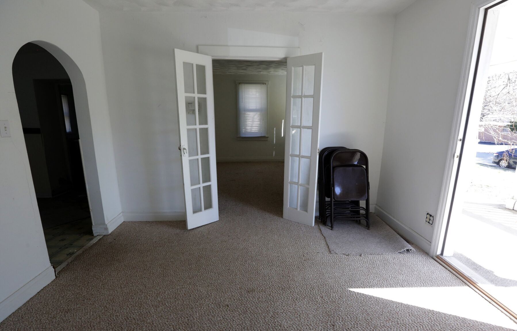 Ukraianian refugees home